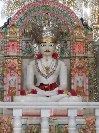 Mallinath Bhagwan attaining Kevala Jnana — omniscience